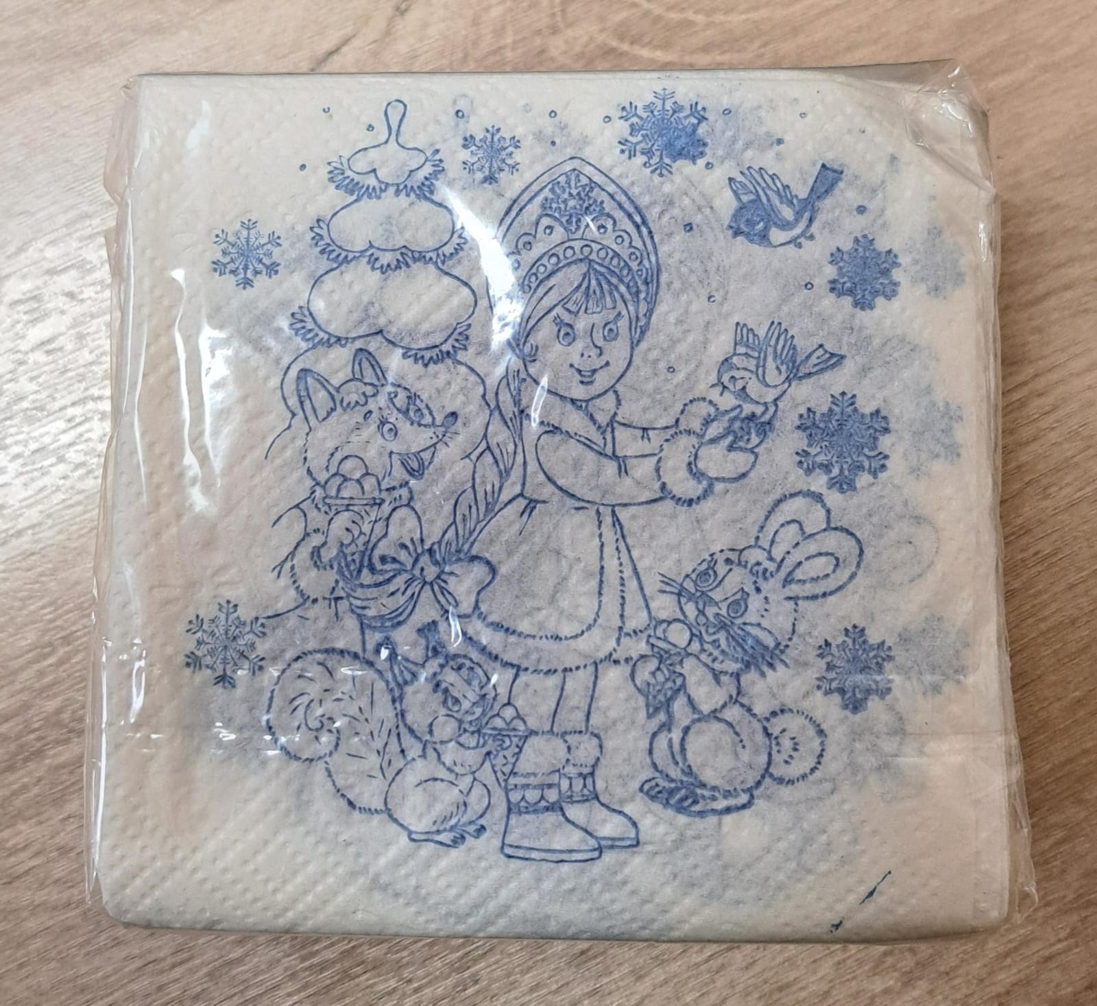 картинка Салфетки бумажные снежинки снегурочка 100шт от магазина Богатая