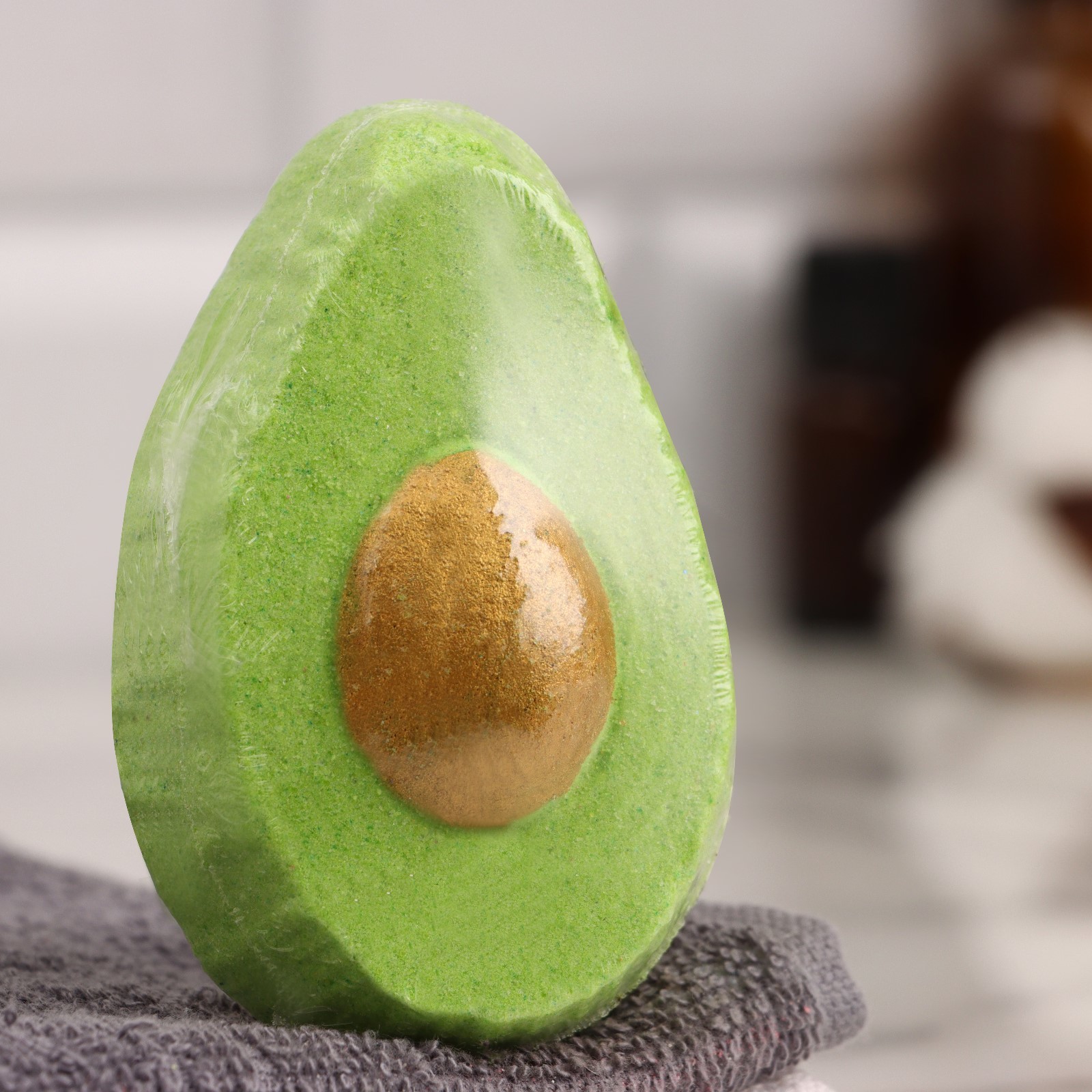 картинка Бомбочка для ванны Авокадо, аромат персик 90гр от магазина Богатая